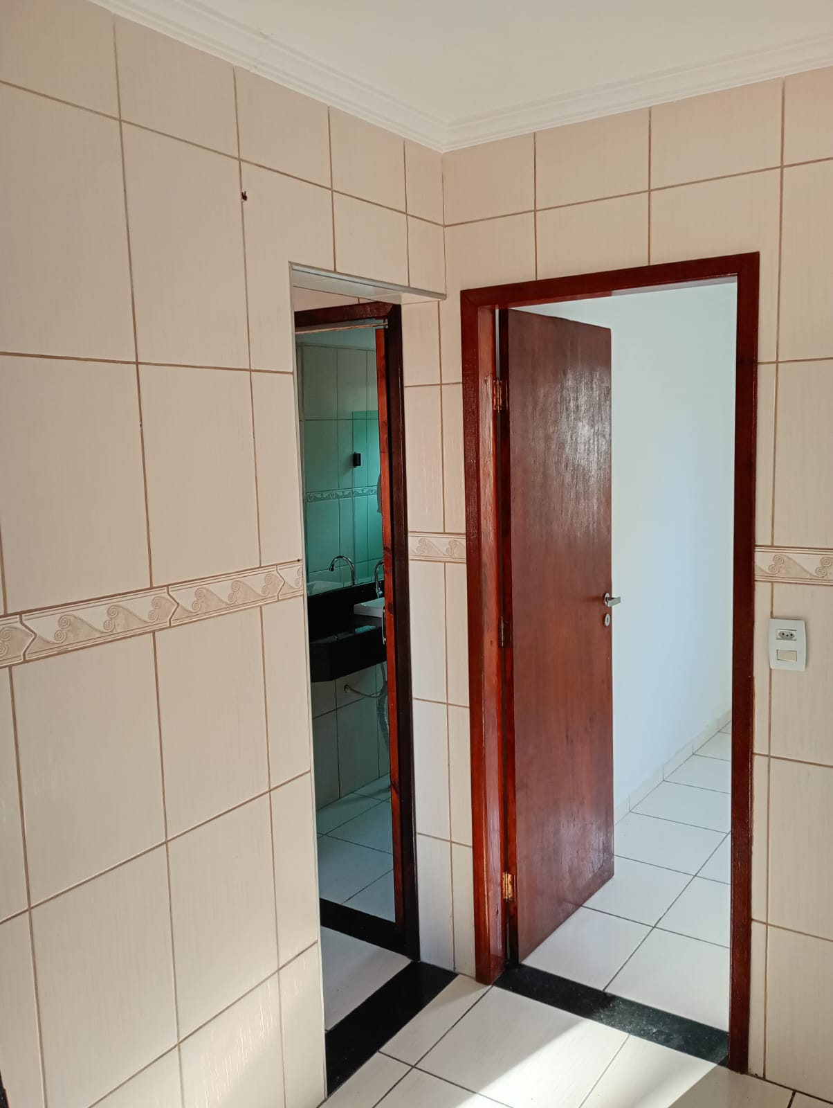  Apartamento à Venda – Rua Carlo Albacini, José Bonifácio – SP  ✨ Pronto para morar! Imóvel desocupado, recém-pintado e muito bem localizado.  45 m²  2 dormitórios  Bairro tranquilo e familiar