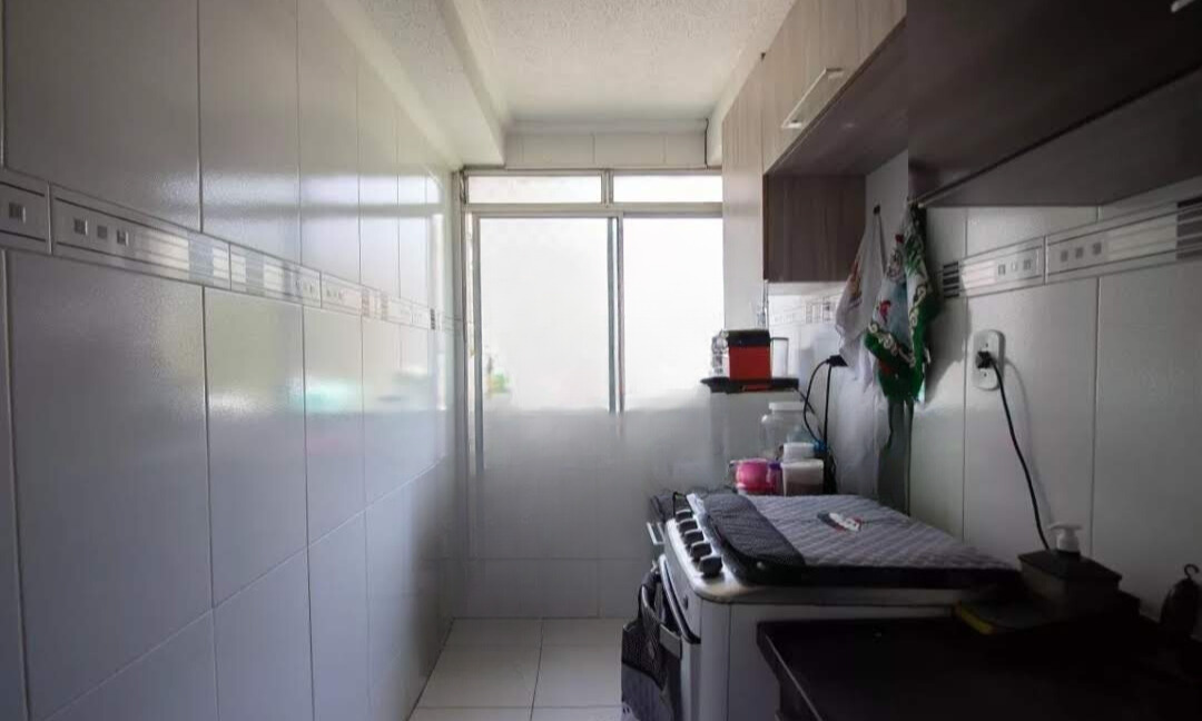 Apartamento à Venda – Cidade Líder  ✨ Destaques do Imóvel:  2 dormitórios planejados  112 m² totalmente mobiliado “porteira fechada”  Sala com sofá e painel de TV  Cozinha planejada com geladeira e micro-ondas  Quartos planejados, cama queen  Área superior com churrasqueira, máquina de lavar e armário  Espaço para escritório com mesa e cadeira  Excelente localização em Cidade Líder.