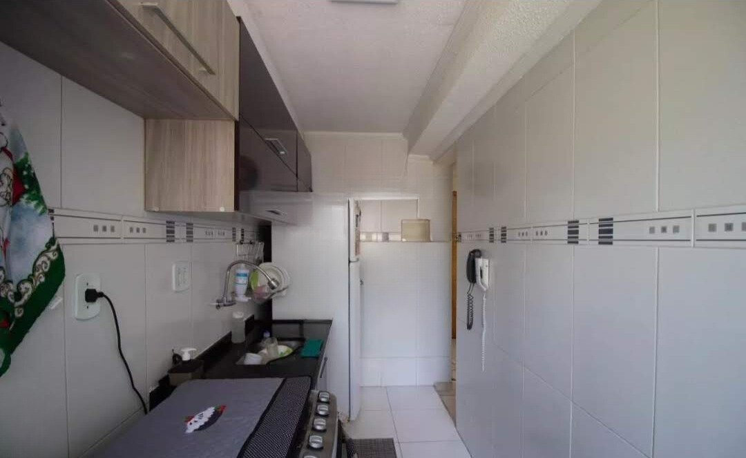Apartamento à Venda – Cidade Líder  ✨ Destaques do Imóvel:  2 dormitórios planejados  112 m² totalmente mobiliado “porteira fechada”  Sala com sofá e painel de TV  Cozinha planejada com geladeira e micro-ondas  Quartos planejados, cama queen  Área superior com churrasqueira, máquina de lavar e armário  Espaço para escritório com mesa e cadeira  Excelente localização em Cidade Líder.