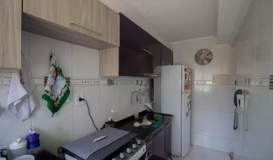 Apartamento à Venda – Cidade Líder  ✨ Destaques do Imóvel:  2 dormitórios planejados  112 m² totalmente mobiliado “porteira fechada”  Sala com sofá e painel de TV  Cozinha planejada com geladeira e micro-ondas  Quartos planejados, cama queen  Área superior com churrasqueira, máquina de lavar e armário  Espaço para escritório com mesa e cadeira  Excelente localização em Cidade Líder.