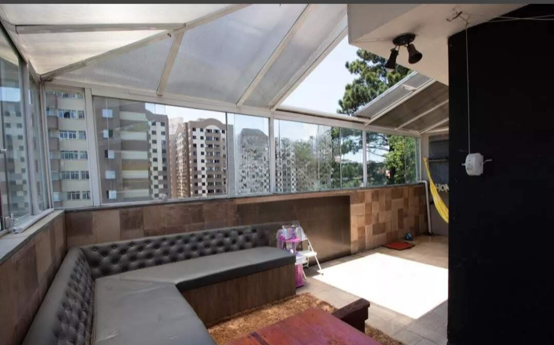 Apartamento à Venda – Cidade Líder  ✨ Destaques do Imóvel:  2 dormitórios planejados  112 m² totalmente mobiliado “porteira fechada”  Sala com sofá e painel de TV  Cozinha planejada com geladeira e micro-ondas  Quartos planejados, cama queen  Área superior com churrasqueira, máquina de lavar e armário  Espaço para escritório com mesa e cadeira  Excelente localização em Cidade Líder.