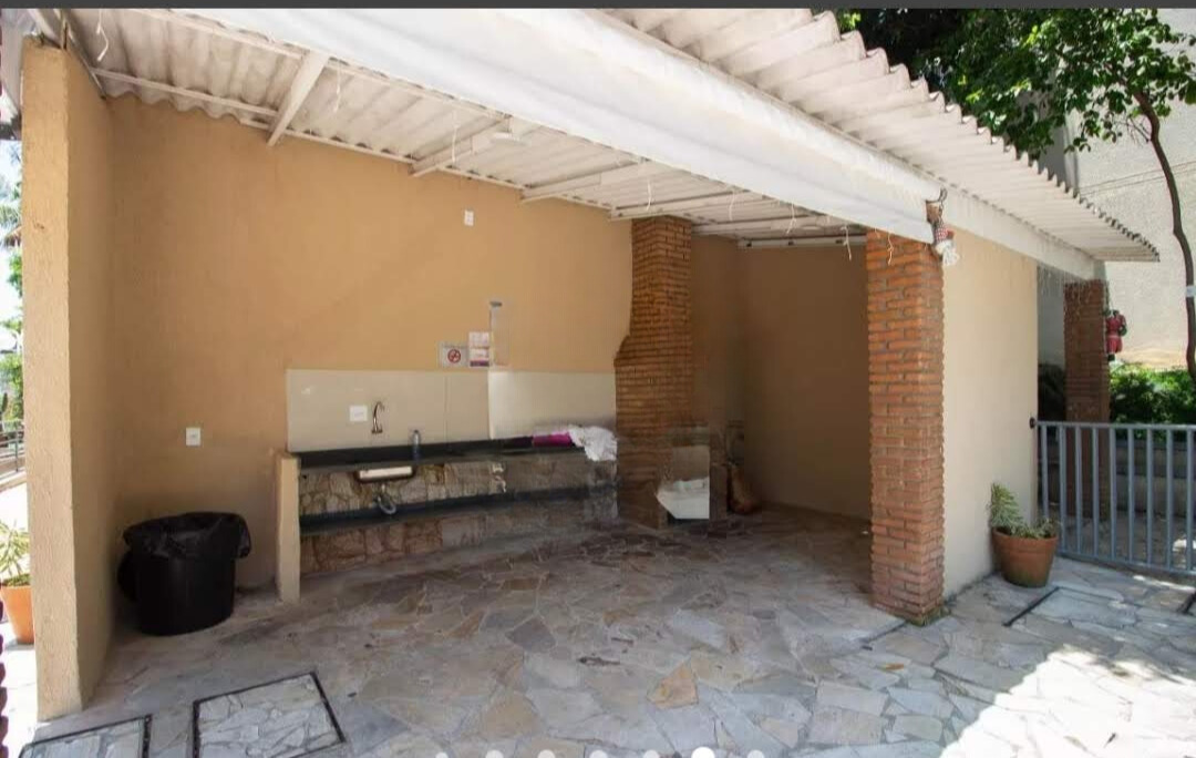 Apartamento à Venda – Cidade Líder  ✨ Destaques do Imóvel:  2 dormitórios planejados  112 m² totalmente mobiliado “porteira fechada”  Sala com sofá e painel de TV  Cozinha planejada com geladeira e micro-ondas  Quartos planejados, cama queen  Área superior com churrasqueira, máquina de lavar e armário  Espaço para escritório com mesa e cadeira  Excelente localização em Cidade Líder.