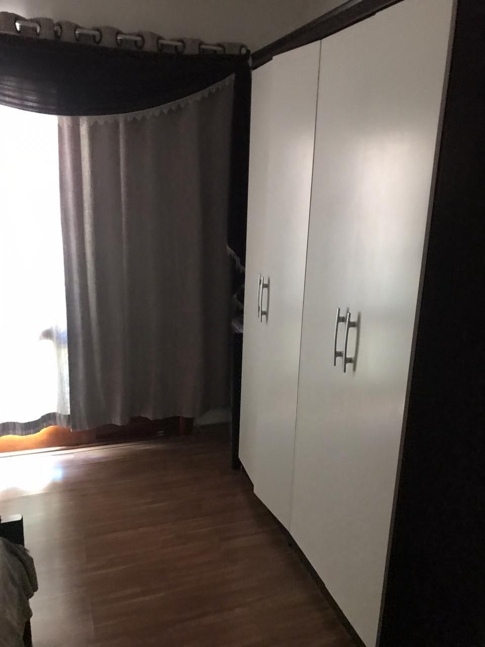 Casa em Condomínio Fechado – Vila Granada   ✨ Características do Imóvel:  3 dormitórios (sendo 2 suítes)  154 m²  2 vagas de garagem  Sala com dois ambientes e lavabo  Quarto com sacada  Sótão com suíte e pé direito alto   Condomínio com lazer