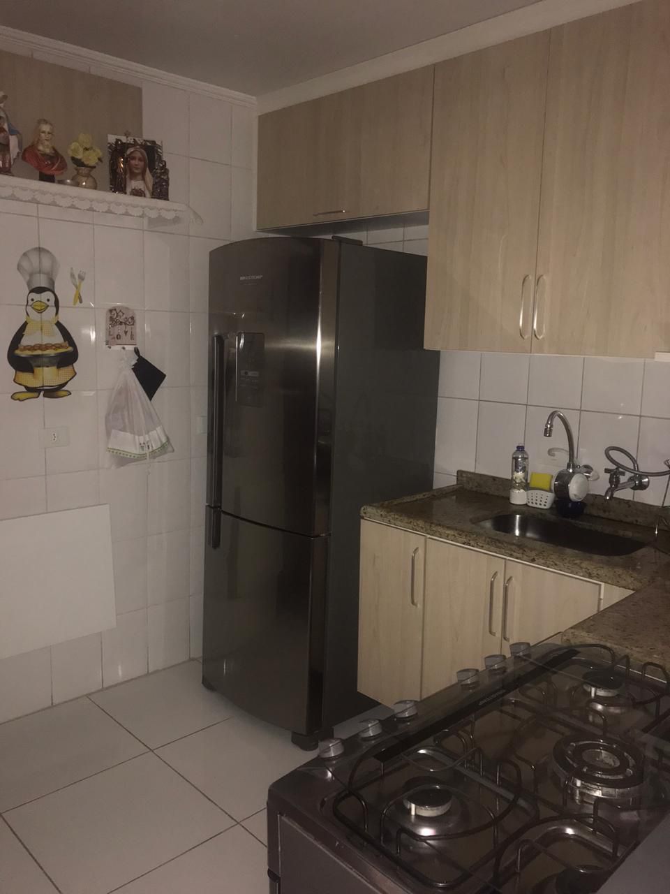 Casa em Condomínio Fechado – Vila Granada   ✨ Características do Imóvel:  3 dormitórios (sendo 2 suítes)  154 m²  2 vagas de garagem  Sala com dois ambientes e lavabo  Quarto com sacada  Sótão com suíte e pé direito alto   Condomínio com lazer