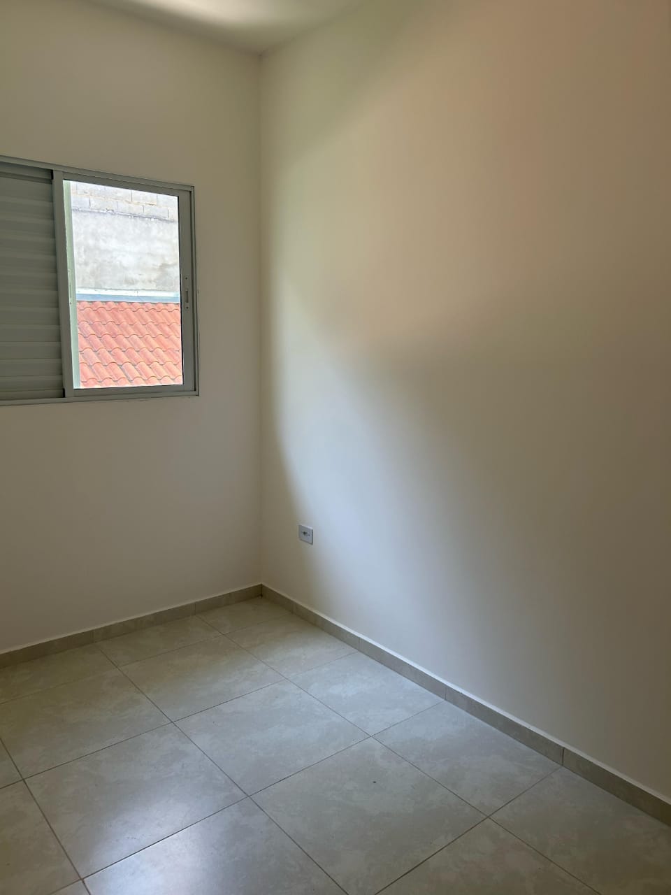  SOBRADO FRONTAL COM DESCONTO EXCLUSIVO!   Rua Antônio Lopes Jardim Bandeirantes (Cidade Líder)   3 Dormitórios (1 Suíte)  2 Vagas  106m² Construídos  Quintal  Jardim de Inverno  Sacada 