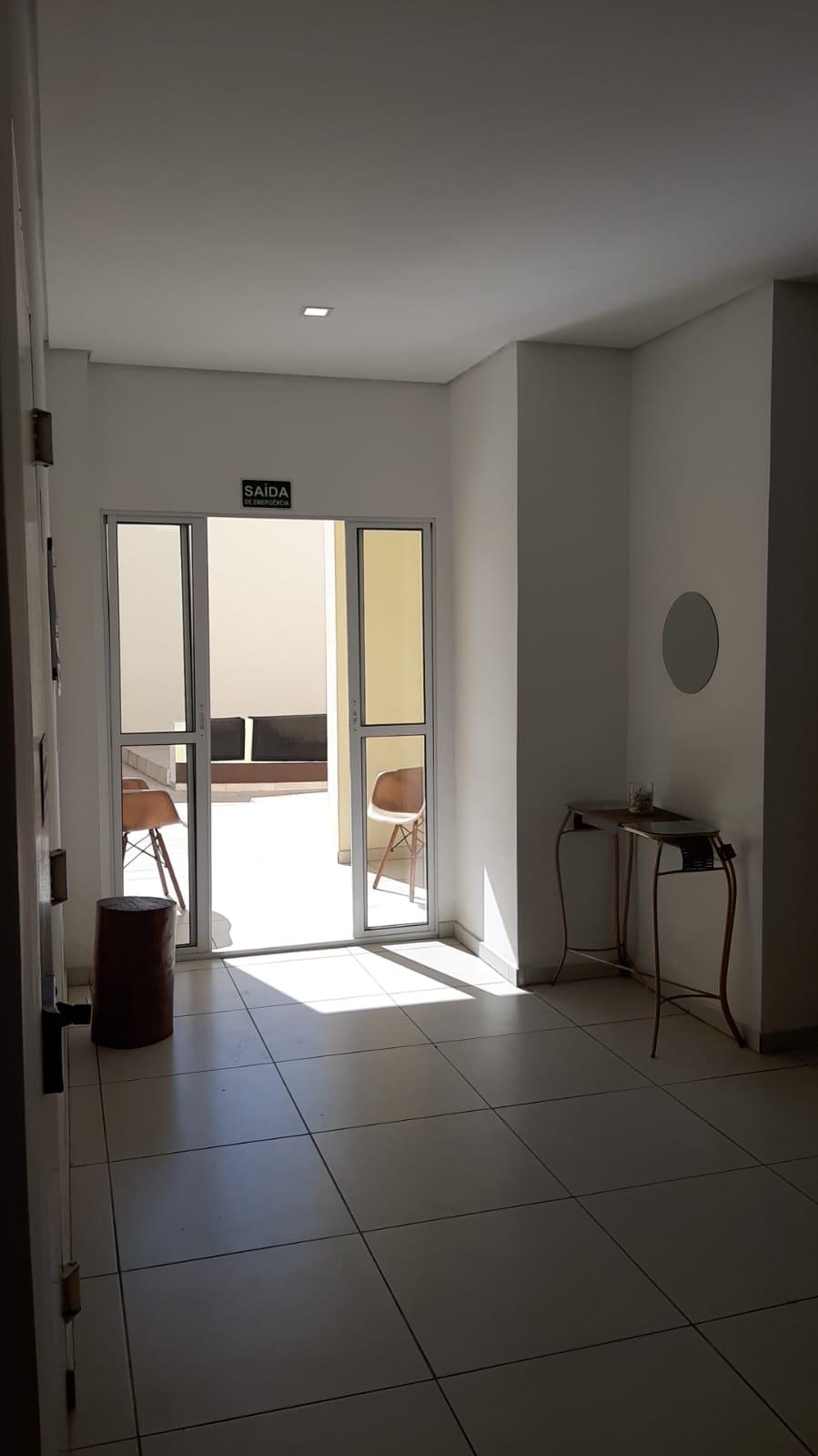  APARTAMENTO COM DESCONTO IMPERDÍVEL!   Jardim Imperador  Apenas 2 km do Shopping Aricanduva!   2 Dormitórios  1 Vaga Coberta Definitiva  Condomínio com elevador, salão de festas, churrasqueira e playground