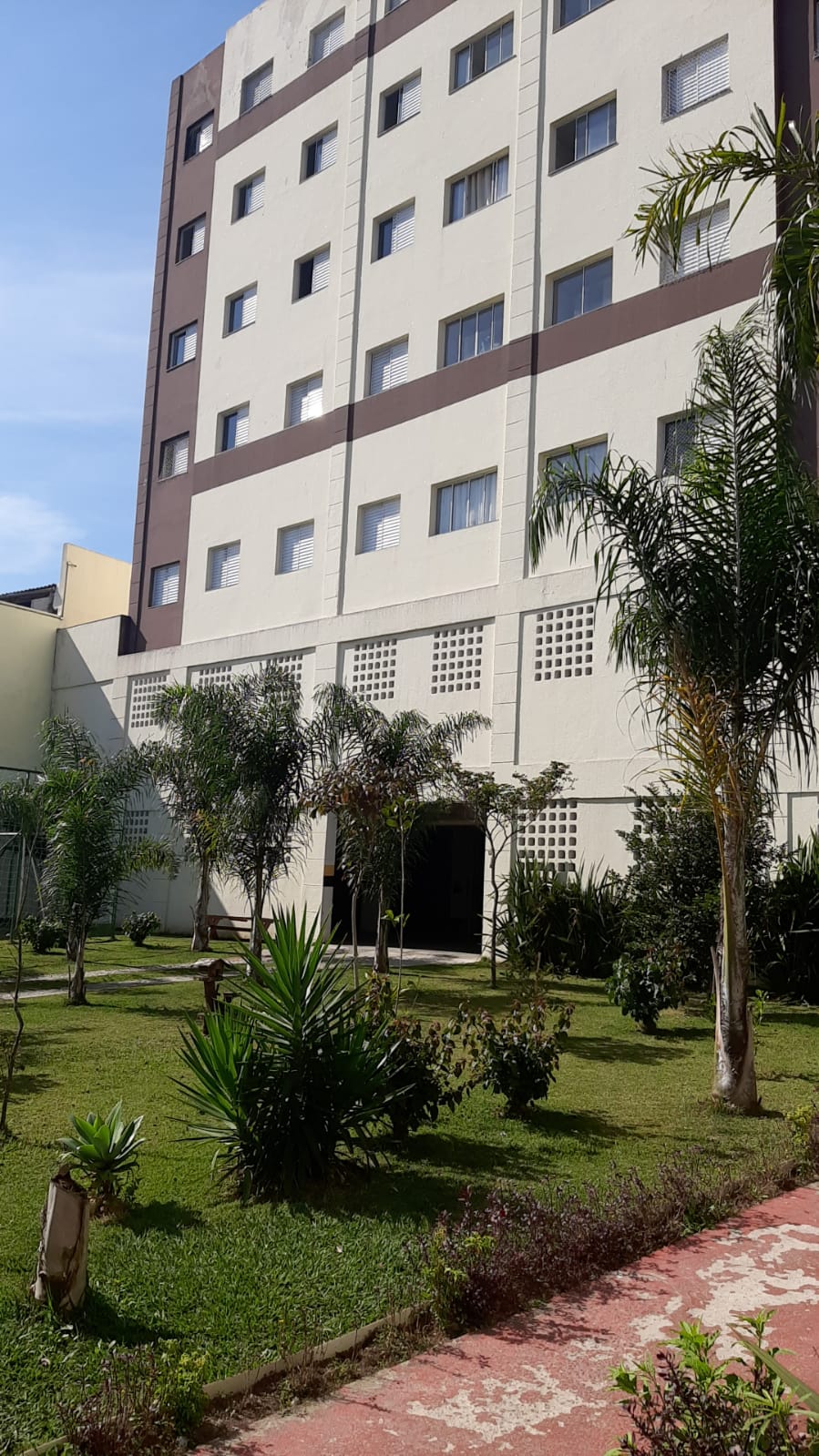  APARTAMENTO COM DESCONTO IMPERDÍVEL!   Jardim Imperador  Apenas 2 km do Shopping Aricanduva!   2 Dormitórios  1 Vaga Coberta Definitiva  Condomínio com elevador, salão de festas, churrasqueira e playground