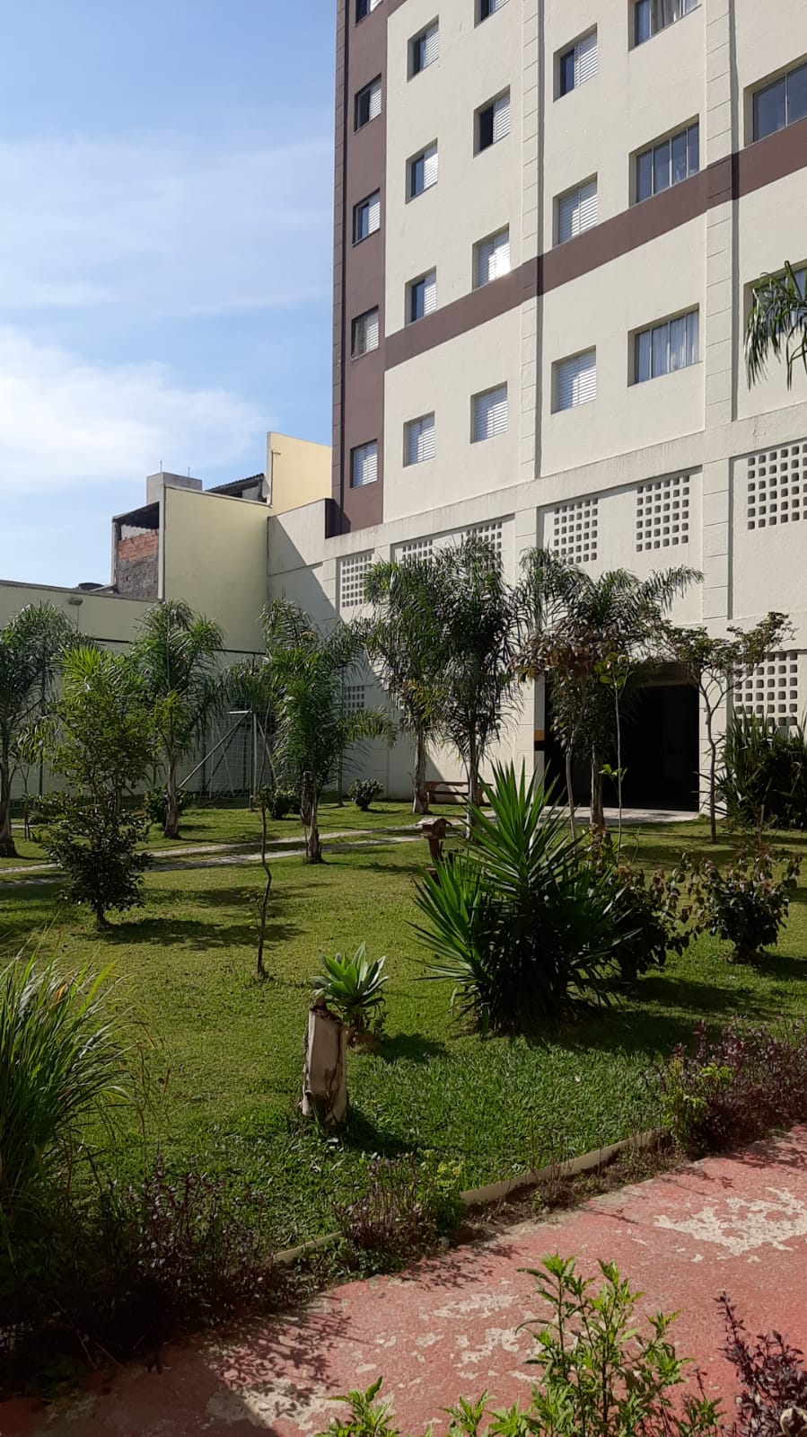  APARTAMENTO COM DESCONTO IMPERDÍVEL!   Jardim Imperador  Apenas 2 km do Shopping Aricanduva!   2 Dormitórios  1 Vaga Coberta Definitiva  Condomínio com elevador, salão de festas, churrasqueira e playground