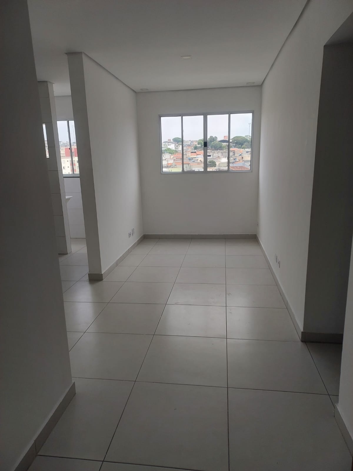  APARTAMENTO COM DESCONTO IMPERDÍVEL!   Jardim Imperador  Apenas 2 km do Shopping Aricanduva!   2 Dormitórios  1 Vaga Coberta Definitiva  Condomínio com elevador, salão de festas, churrasqueira e playground