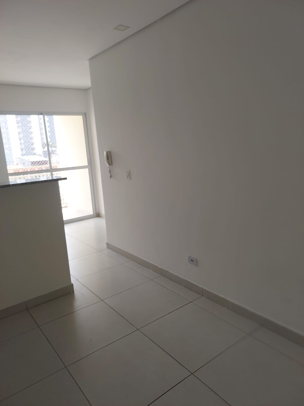  APARTAMENTO COM DESCONTO IMPERDÍVEL!   Jardim Imperador  Apenas 2 km do Shopping Aricanduva!   2 Dormitórios  1 Vaga Coberta Definitiva  Condomínio com elevador, salão de festas, churrasqueira e playground