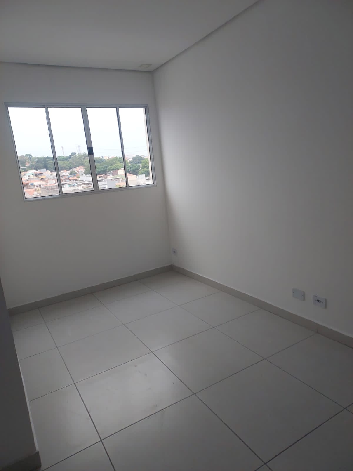  APARTAMENTO COM DESCONTO IMPERDÍVEL!   Jardim Imperador  Apenas 2 km do Shopping Aricanduva!   2 Dormitórios  1 Vaga Coberta Definitiva  Condomínio com elevador, salão de festas, churrasqueira e playground