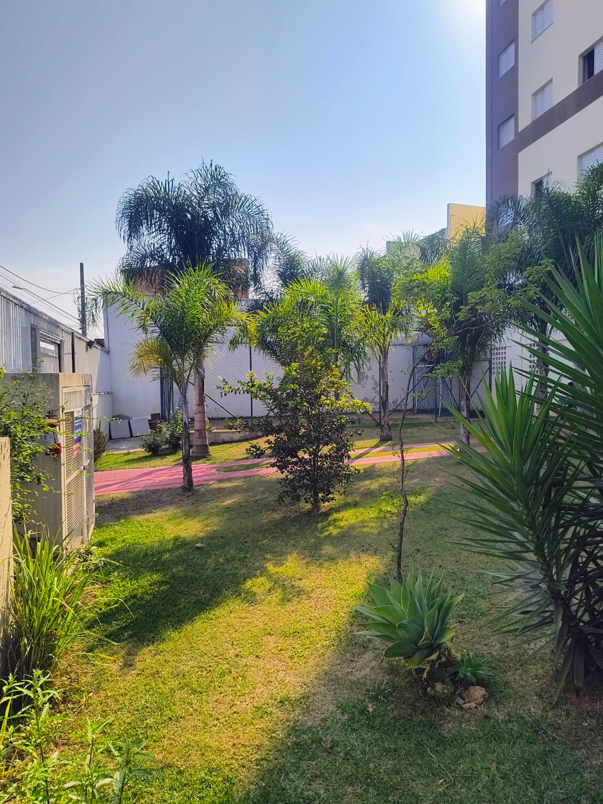  APARTAMENTO COM DESCONTO IMPERDÍVEL!   Jardim Imperador  Apenas 2 km do Shopping Aricanduva!   2 Dormitórios  1 Vaga Coberta Definitiva  Condomínio com elevador, salão de festas, churrasqueira e playground