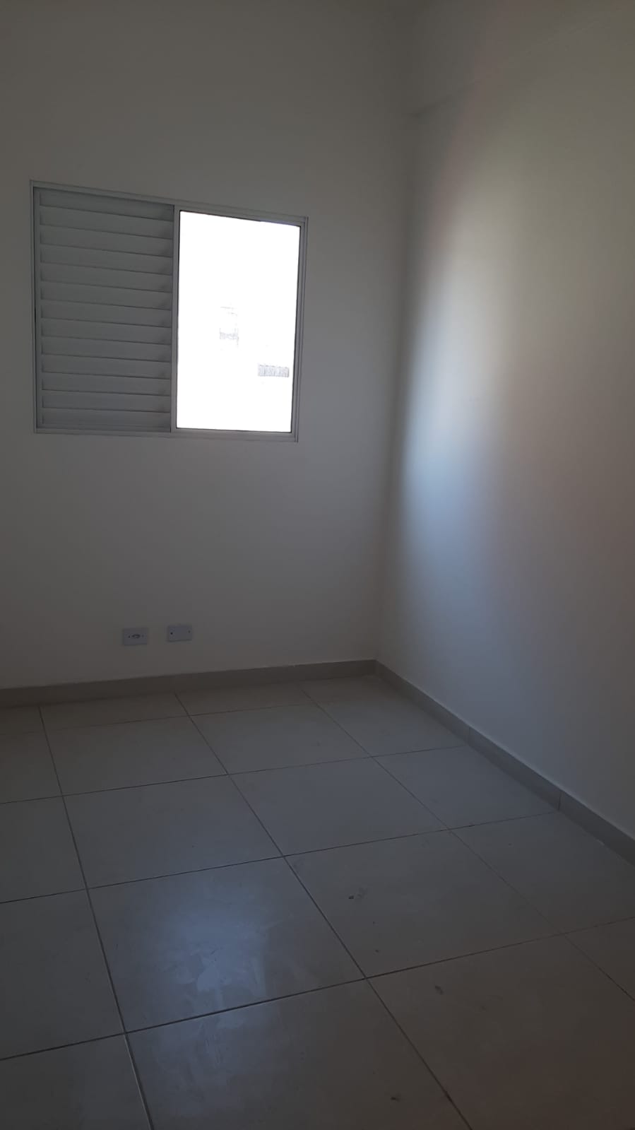  APARTAMENTO COM DESCONTO IMPERDÍVEL!   Jardim Imperador  Apenas 2 km do Shopping Aricanduva!   2 Dormitórios  1 Vaga Coberta Definitiva  Condomínio com elevador, salão de festas, churrasqueira e playground
