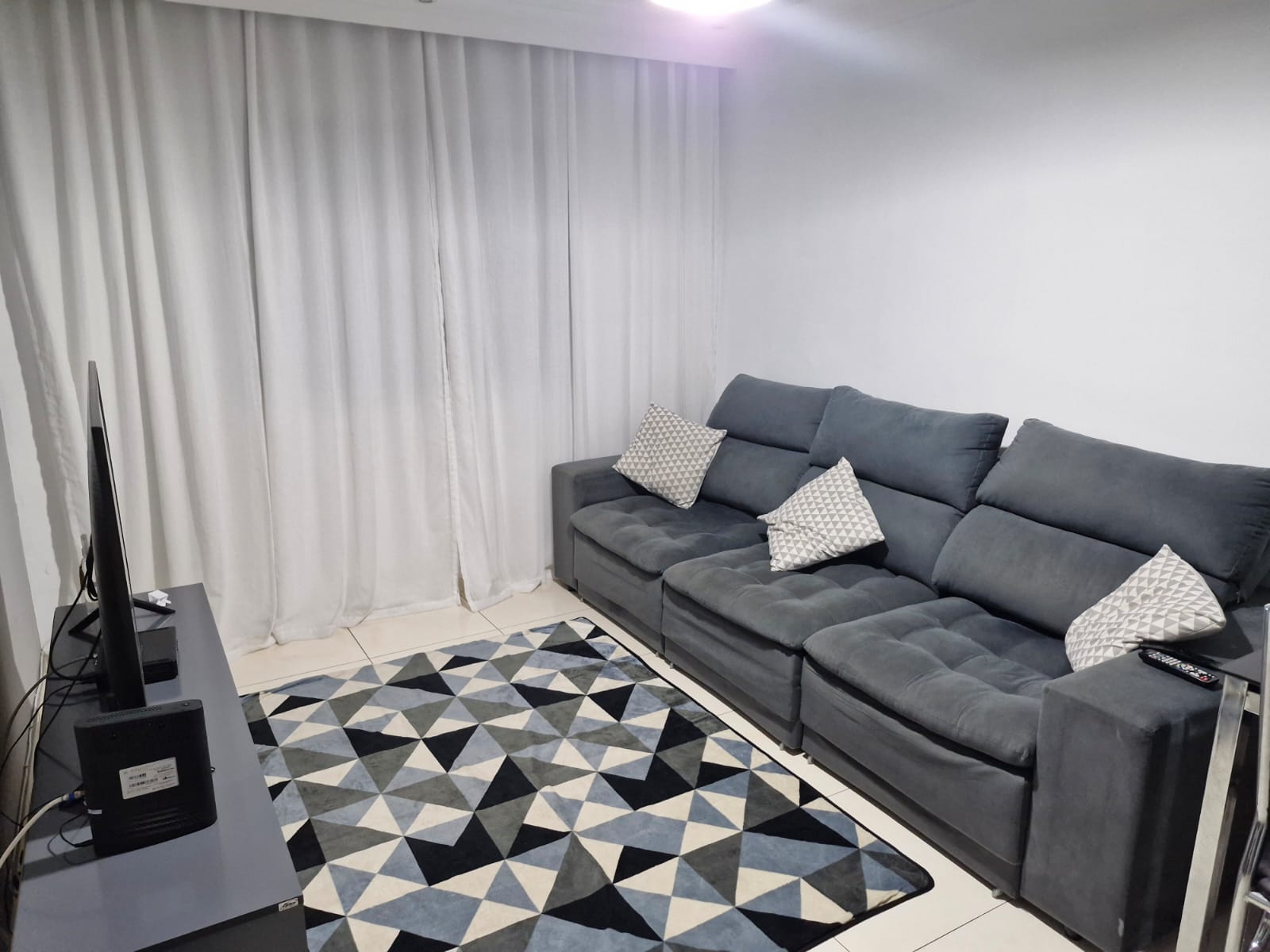  Sobrado à Venda  Vila União  ✨ Conforto, praticidade e localização privilegiada!   Apenas 5 minutos do metrô Artur Alvim  2 minutos da Tiquatira   Detalhes do imóvel:  112 m² de área útil  2 dormitórios  2 suítes com varanda