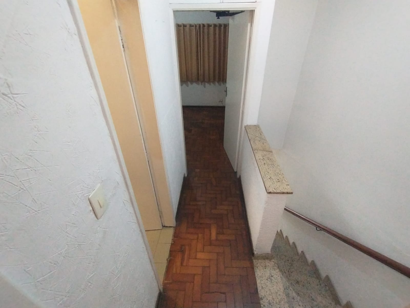  Sobrado à Venda  Água Rasa   Excelente localização! Próximo ao Colégio 7 de Setembro e a apenas 10 minutos das estações de metrô Belém e Tatuapé.  ✨ Características do imóvel:  Terreno: 4m x 20m (80m²)  Área construída: aprox. 140m²  3 dormitórios  1 vaga de garagem