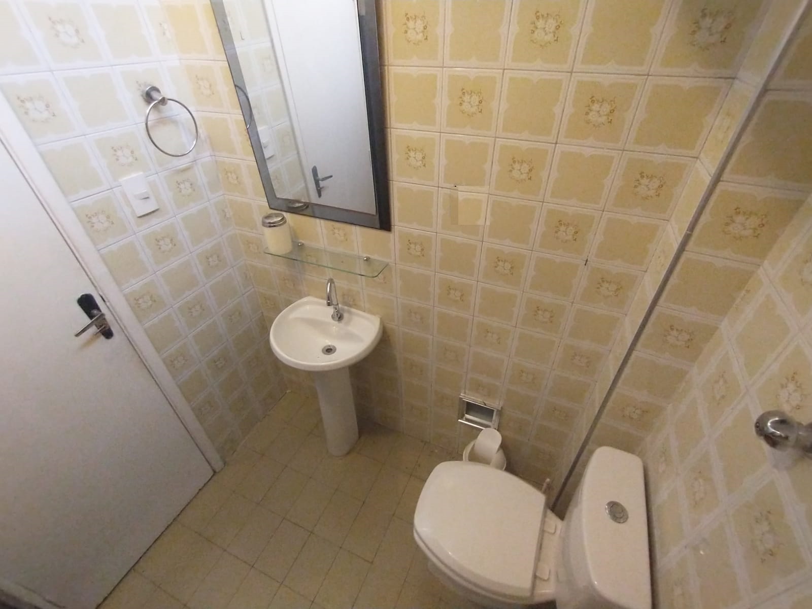  Sobrado à Venda  Água Rasa   Excelente localização! Próximo ao Colégio 7 de Setembro e a apenas 10 minutos das estações de metrô Belém e Tatuapé.  ✨ Características do imóvel:  Terreno: 4m x 20m (80m²)  Área construída: aprox. 140m²  3 dormitórios  1 vaga de garagem