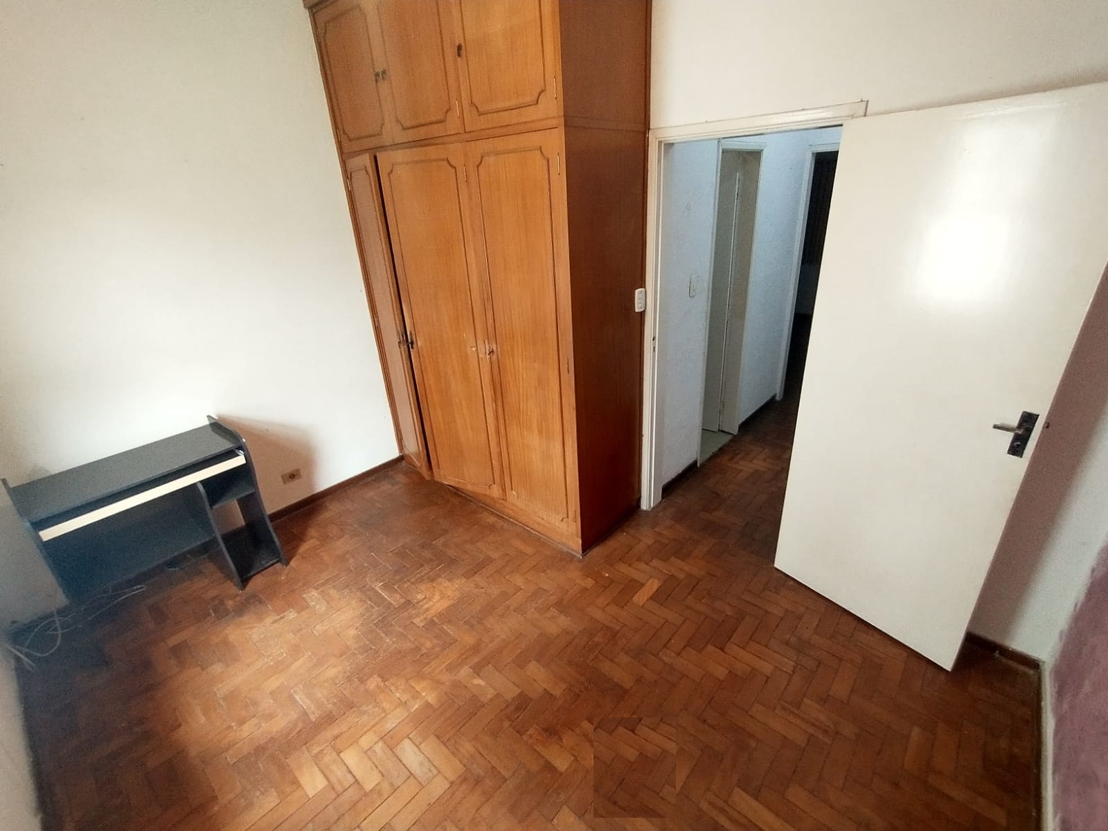  Sobrado à Venda  Água Rasa   Excelente localização! Próximo ao Colégio 7 de Setembro e a apenas 10 minutos das estações de metrô Belém e Tatuapé.  ✨ Características do imóvel:  Terreno: 4m x 20m (80m²)  Área construída: aprox. 140m²  3 dormitórios  1 vaga de garagem