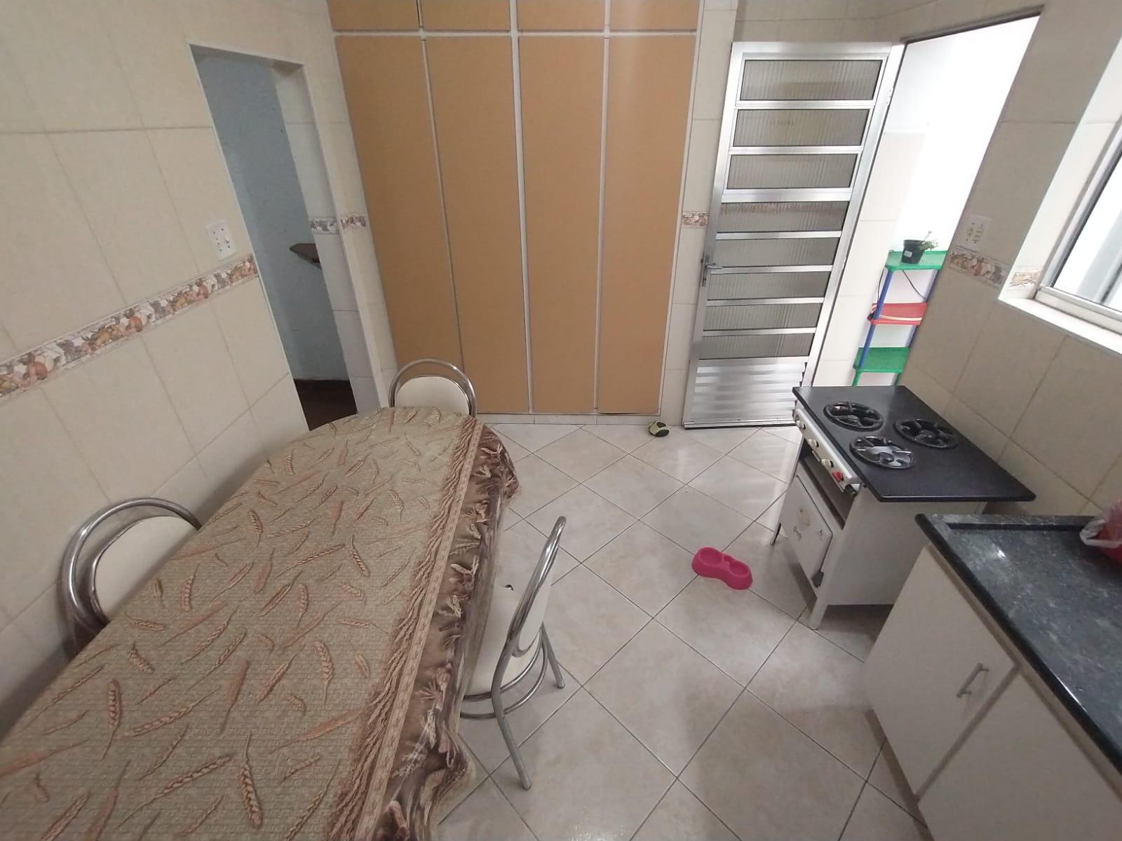  Sobrado à Venda  Água Rasa   Excelente localização! Próximo ao Colégio 7 de Setembro e a apenas 10 minutos das estações de metrô Belém e Tatuapé.  ✨ Características do imóvel:  Terreno: 4m x 20m (80m²)  Área construída: aprox. 140m²  3 dormitórios  1 vaga de garagem