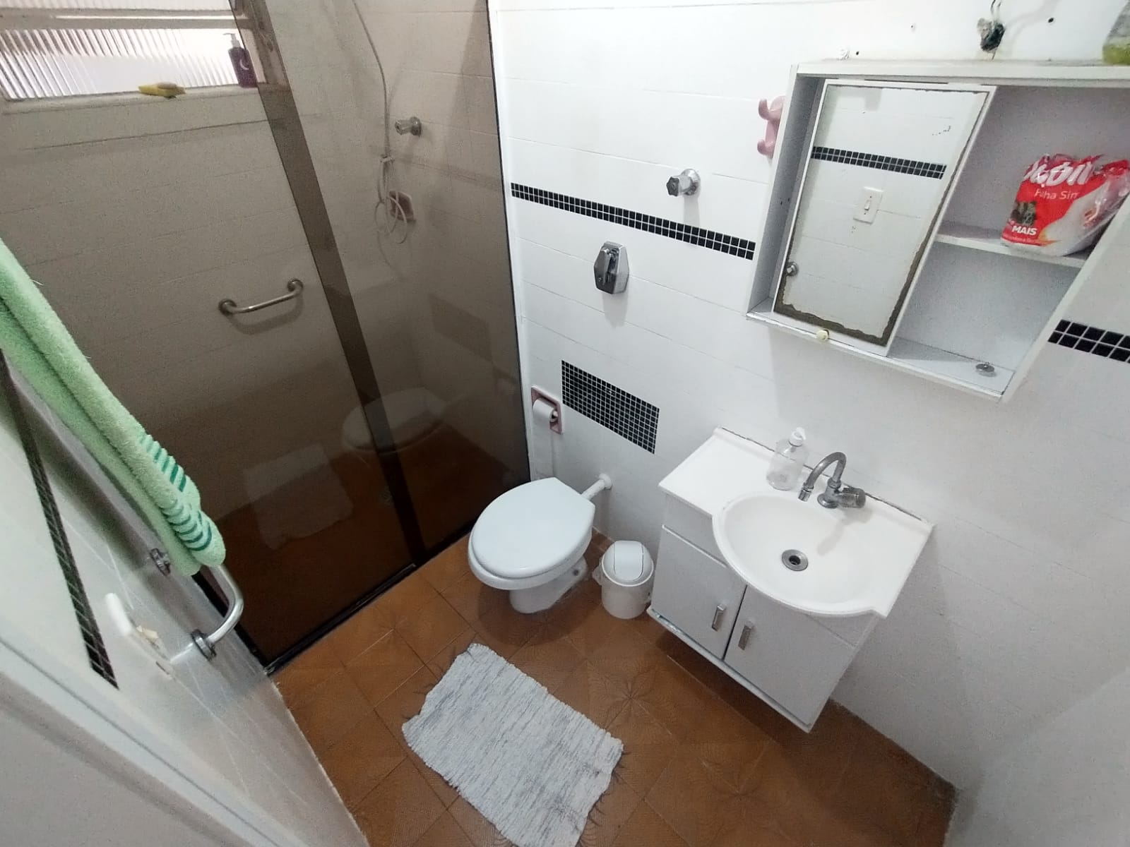  Sobrado à Venda  Água Rasa   Excelente localização! Próximo ao Colégio 7 de Setembro e a apenas 10 minutos das estações de metrô Belém e Tatuapé.  ✨ Características do imóvel:  Terreno: 4m x 20m (80m²)  Área construída: aprox. 140m²  3 dormitórios  1 vaga de garagem