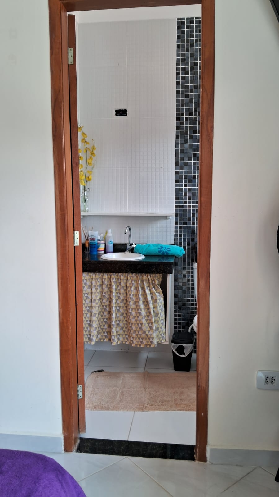  Sobrado à Venda  Condomínio Residencial Porto Belo   Localização privilegiada   ✨ Características do imóvel:  Área útil: 70,74 m²  2 dormitórios, sendo 2 suítes  Sala aconchegante  Cozinha planejada com armários  Lavabo  Área de serviço com churrasqueira  1 vaga de garagem