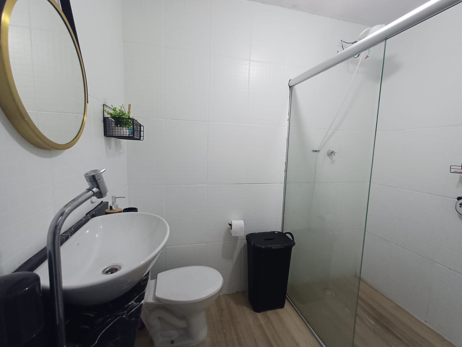  Sobrado à Venda Penha de França  Localização privilegiada, em rua tranquila e com moradores antigos, próximo ao Shopping Penha e a todo comércio da região.  ✨ Características do imóvel:  Área construída: 89m²  2 dormitórios amplos  Sala para dois ambientes  Cozinha bem espaçosa