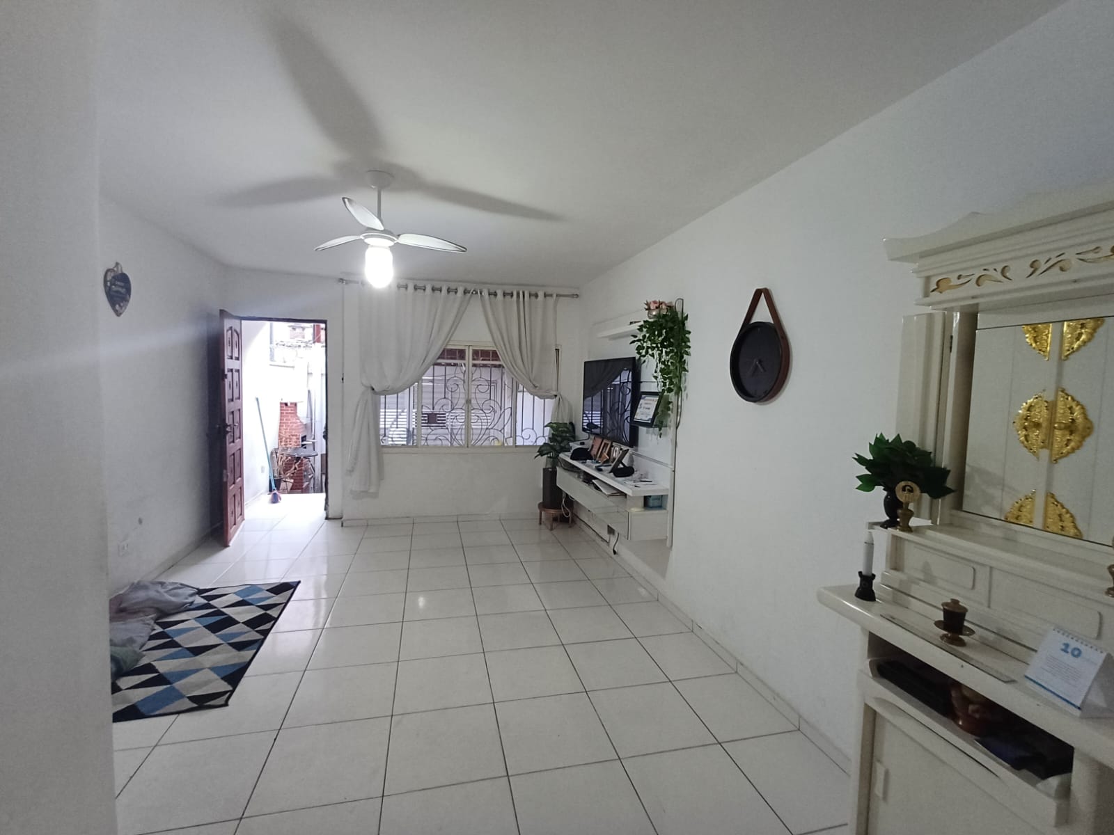  Sobrado à Venda Penha de França  Localização privilegiada, em rua tranquila e com moradores antigos, próximo ao Shopping Penha e a todo comércio da região.  ✨ Características do imóvel:  Área construída: 89m²  2 dormitórios amplos  Sala para dois ambientes  Cozinha bem espaçosa