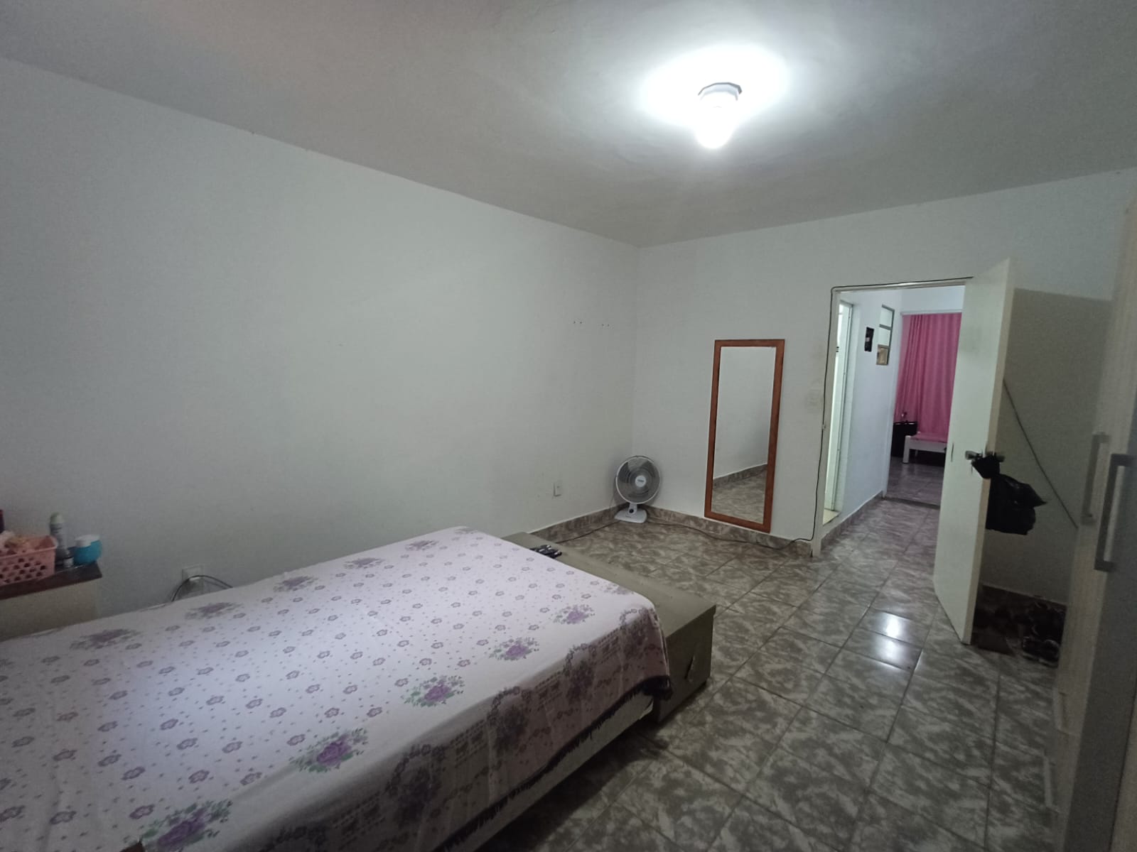  Sobrado à Venda Penha de França  Localização privilegiada, em rua tranquila e com moradores antigos, próximo ao Shopping Penha e a todo comércio da região.  ✨ Características do imóvel:  Área construída: 89m²  2 dormitórios amplos  Sala para dois ambientes  Cozinha bem espaçosa