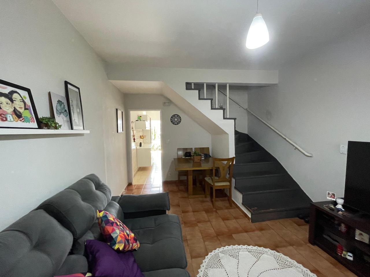  Sobrado Reformado na Vila Talarico 110m²  Este lindo sobrado oferece conforto e praticidade em uma excelente localização!  ✨ Características do imóvel:  3 dormitórios (sendo 1 com sacada)  1 banheiro social + 1 lavabo  1 vaga de garagem coberta