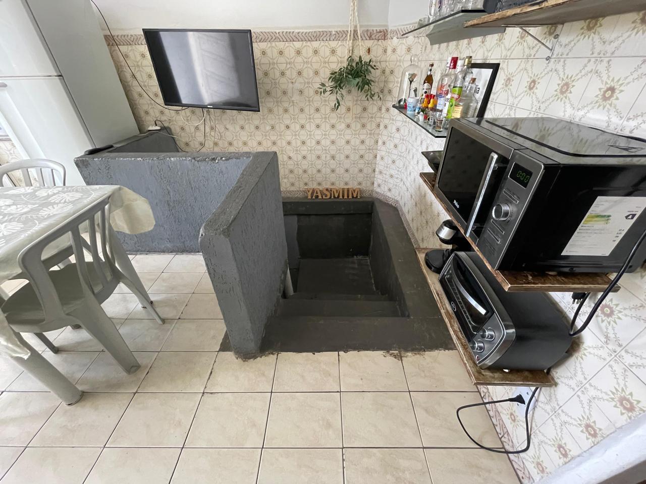  Sobrado Reformado na Vila Talarico 110m²  Este lindo sobrado oferece conforto e praticidade em uma excelente localização!  ✨ Características do imóvel:  3 dormitórios (sendo 1 com sacada)  1 banheiro social + 1 lavabo  1 vaga de garagem coberta