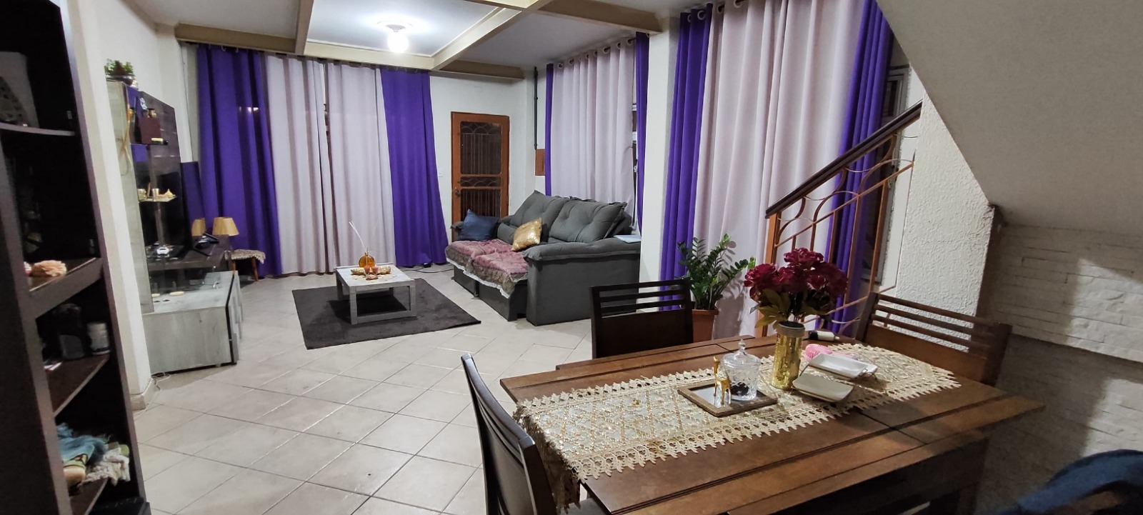  Sobrado no Parque Maria Luíza  Este aconchegante sobrado conta com: ✔️ 4 dormitórios (sendo 1 suíte) ✔️ 2 banheiros sociais ✔️ 2 salas espaçosas ✔️ Terraço arejado ✔️ Lavanderia ✔️ Quintal ✔️ Corredor lateral ✔️ 1 vaga de garagem coberta