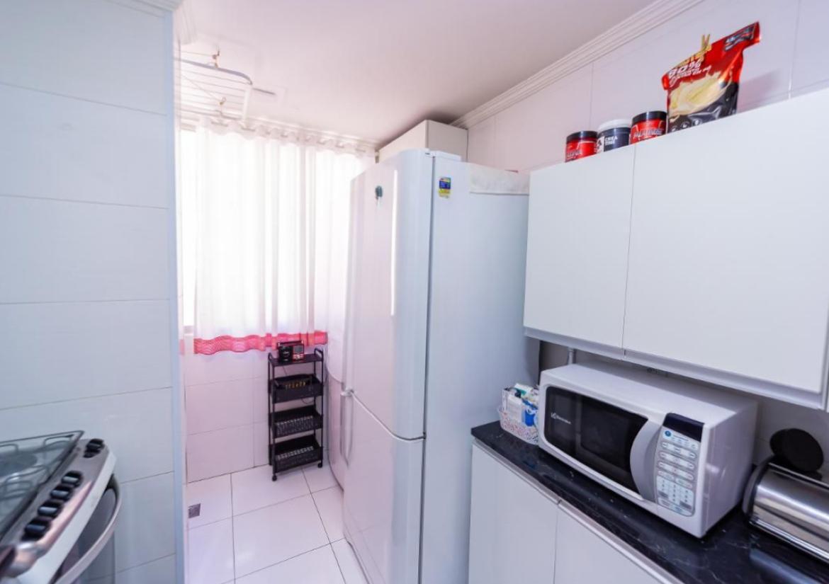 ✨ Seu novo lar no Jardim Penha! ✨   Apartamento moderno e aconchegante com 56m² bem distribuídos: ✔️ 2 dormitórios confortáveis ✔️ Sala com ótima iluminação ✔️ Cozinha prática e funcional ✔️ 1 vaga de garagem