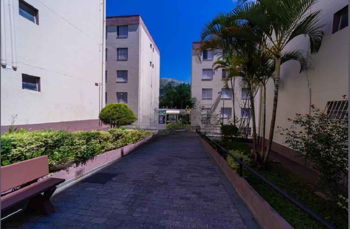 ✨ Seu novo lar no Jardim Penha! ✨   Apartamento moderno e aconchegante com 56m² bem distribuídos: ✔️ 2 dormitórios confortáveis ✔️ Sala com ótima iluminação ✔️ Cozinha prática e funcional ✔️ 1 vaga de garagem