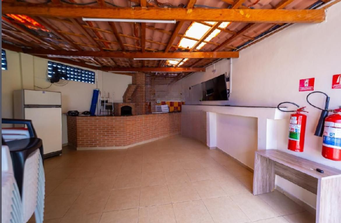 ✨ Seu novo lar no Jardim Penha! ✨   Apartamento moderno e aconchegante com 56m² bem distribuídos: ✔️ 2 dormitórios confortáveis ✔️ Sala com ótima iluminação ✔️ Cozinha prática e funcional ✔️ 1 vaga de garagem