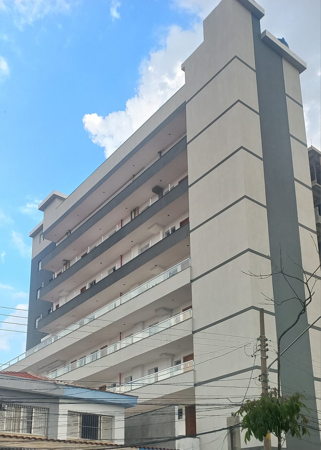  Apartamento à Venda – Vila Matilde ✨ Localização privilegiada: Vila Matilde 3º andar, Patriarca  Este apartamento compacto e funcional é perfeito para quem busca conforto e praticidade: ✔️ 40m² de área útil ✔️ 2 dormitórios aconchegantes ✔️ 1 vaga de garagem ✔️ Salão de festas para momentos de lazer ✔️ Elevador para mais comodidade