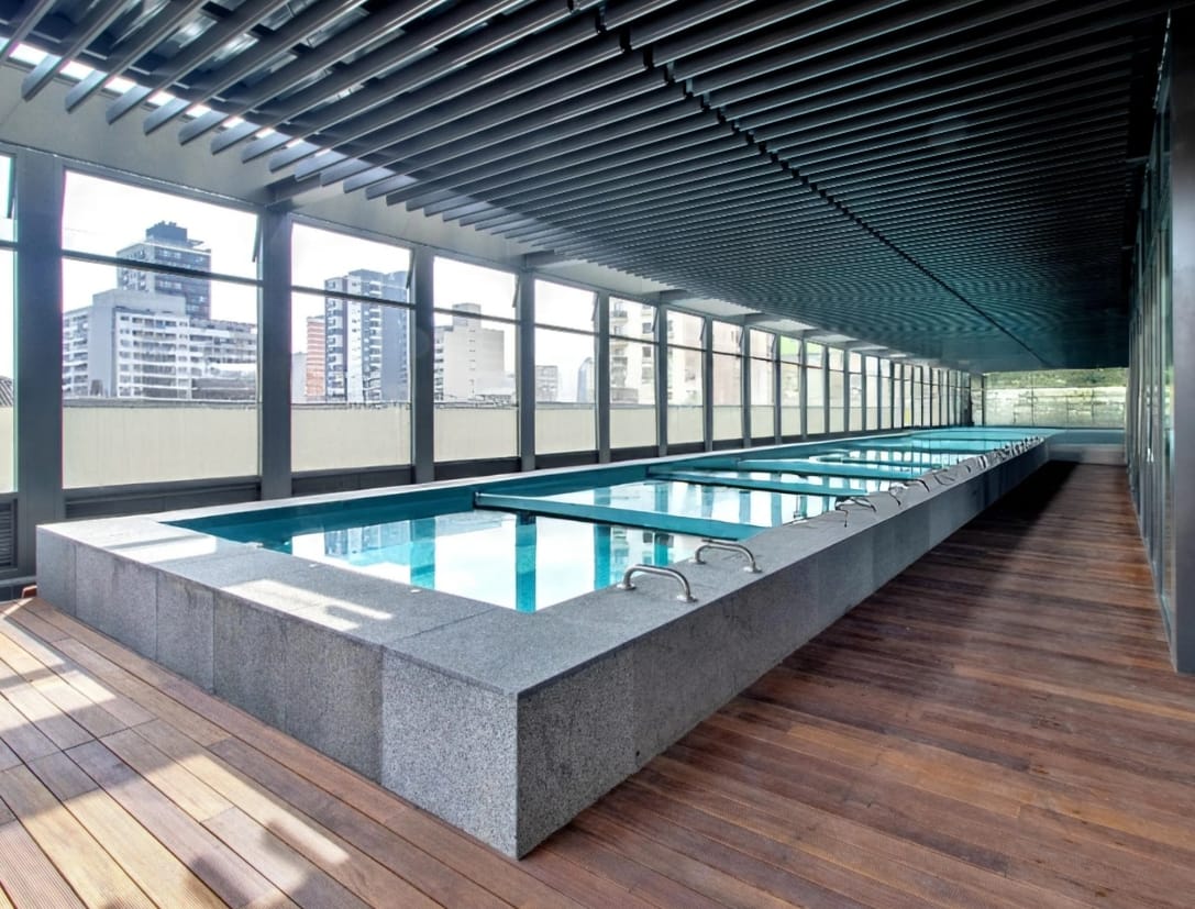 ✨ Apartamento Exclusivo – Alto Padrão na Pompéia / Perdizes ✨   Apartamento   140 m²  Este magnífico imóvel une sofisticação, conforto e localização privilegiada.  Diferenciais do Apartamento:  Planta original com 4 dormitórios, sendo 3 suítes  Suíte master com banheiro senhor/senhora  Possibilidade de integração, ampliando a sala para 3 suítes  Ampla varanda gourmet.