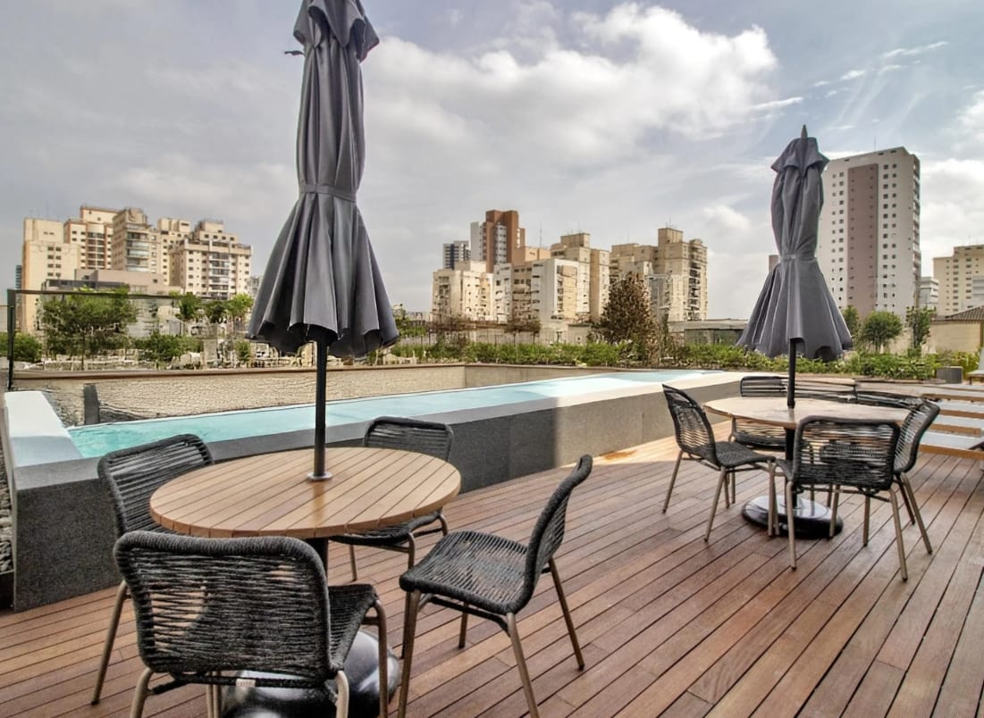 ✨ Apartamento Exclusivo – Alto Padrão na Pompéia / Perdizes ✨   Apartamento   140 m²  Este magnífico imóvel une sofisticação, conforto e localização privilegiada.  Diferenciais do Apartamento:  Planta original com 4 dormitórios, sendo 3 suítes  Suíte master com banheiro senhor/senhora  Possibilidade de integração, ampliando a sala para 3 suítes  Ampla varanda gourmet.