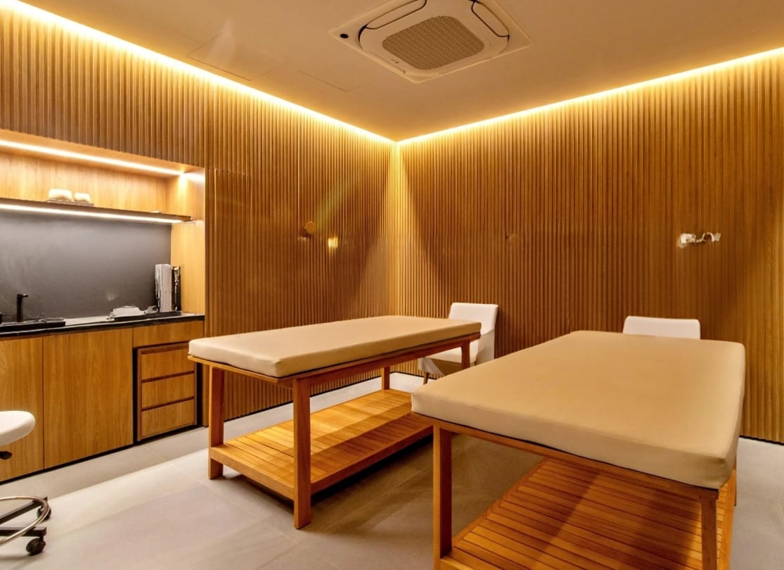 ✨ Apartamento Exclusivo – Alto Padrão na Pompéia / Perdizes ✨   Apartamento   140 m²  Este magnífico imóvel une sofisticação, conforto e localização privilegiada.  Diferenciais do Apartamento:  Planta original com 4 dormitórios, sendo 3 suítes  Suíte master com banheiro senhor/senhora  Possibilidade de integração, ampliando a sala para 3 suítes  Ampla varanda gourmet.