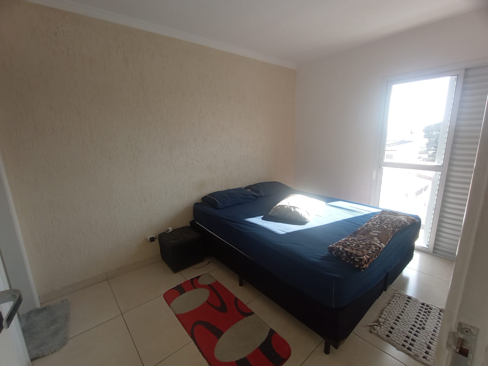  Casa em Condomínio Fechado na Vila Ré  Descubra o conforto e a praticidade desta linda casa em condomínio fechado, localizada em um dos bairros mais desejados da região.  ✨ Características do imóvel:  100 m² bem distribuídos  3 dormitórios, sendo 1 suíte  2 vagas de garagem