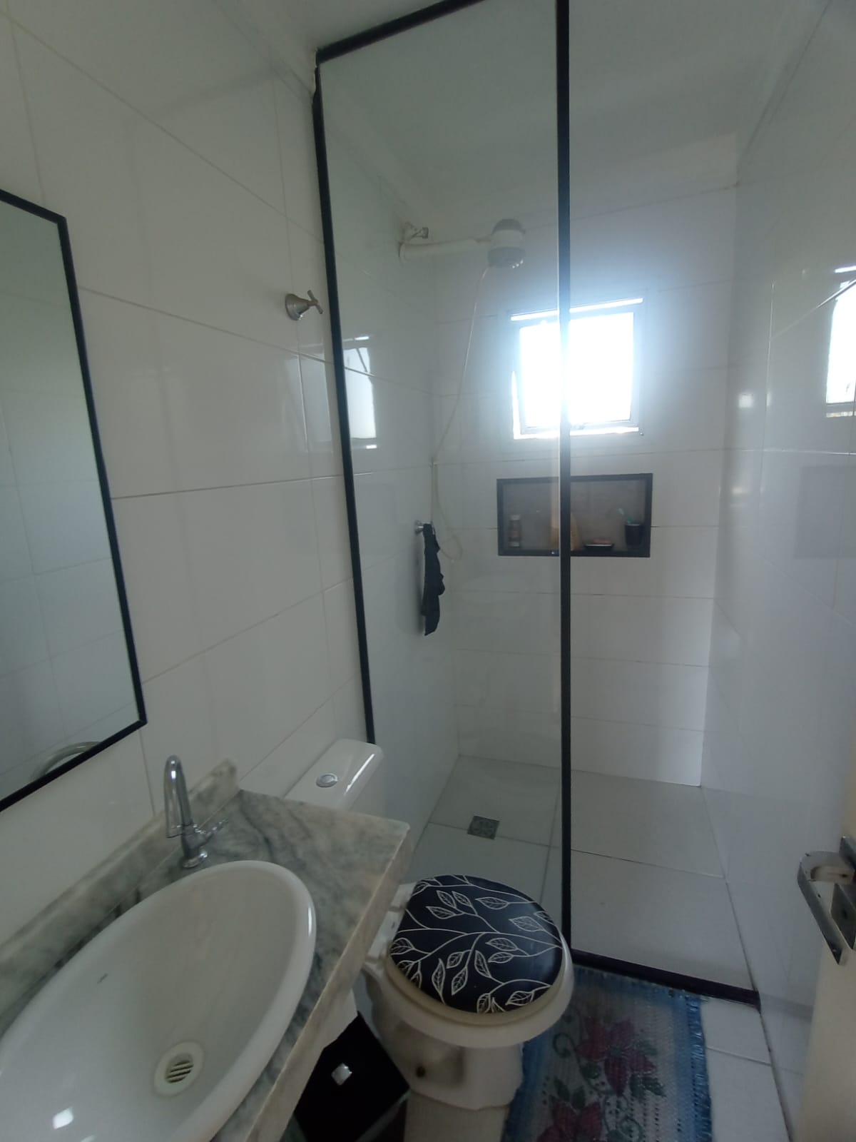  Casa em Condomínio Fechado na Vila Ré  Descubra o conforto e a praticidade desta linda casa em condomínio fechado, localizada em um dos bairros mais desejados da região.  ✨ Características do imóvel:  100 m² bem distribuídos  3 dormitórios, sendo 1 suíte  2 vagas de garagem