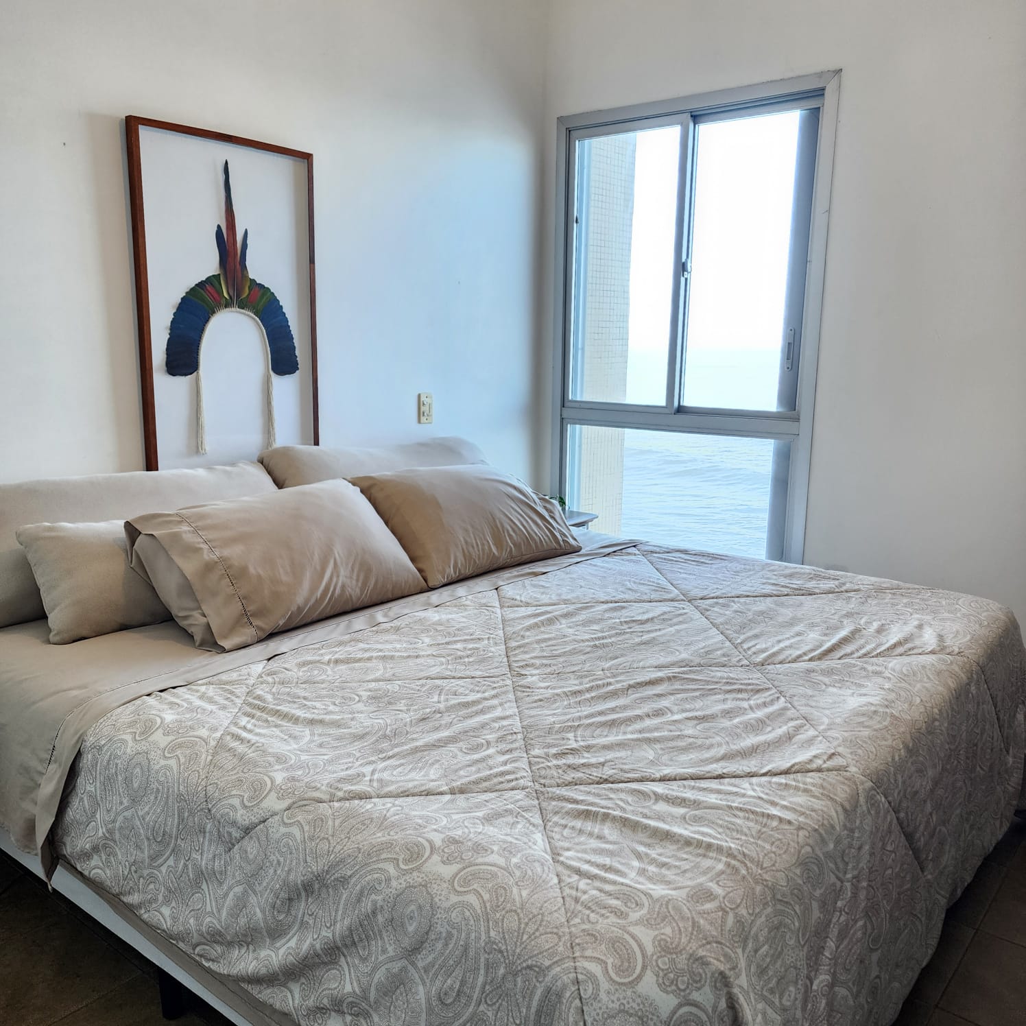  Apartamento Excelente no Morro do Maluf – Guarujá  Viva com qualidade de vida em um dos endereços mais privilegiados do Guarujá! Este apartamento de 130 m² oferece todo o espaço e conforto que você e sua família merecem.  ✨ Características do imóvel:  3 dormitórios, sendo 1 suíte