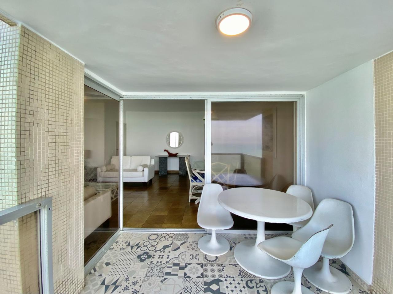  Apartamento Excelente no Morro do Maluf – Guarujá  Viva com qualidade de vida em um dos endereços mais privilegiados do Guarujá! Este apartamento de 130 m² oferece todo o espaço e conforto que você e sua família merecem.  ✨ Características do imóvel:  3 dormitórios, sendo 1 suíte