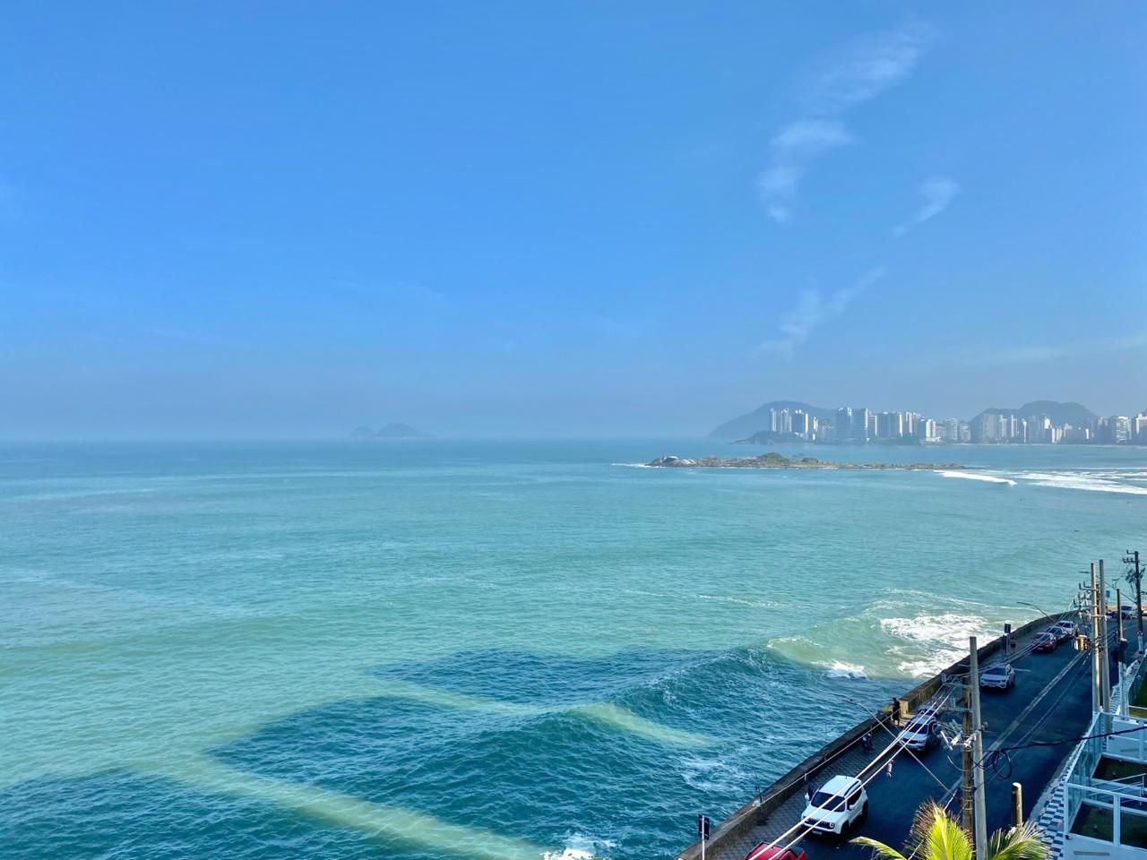  Apartamento Excelente no Morro do Maluf – Guarujá  Viva com qualidade de vida em um dos endereços mais privilegiados do Guarujá! Este apartamento de 130 m² oferece todo o espaço e conforto que você e sua família merecem.  ✨ Características do imóvel:  3 dormitórios, sendo 1 suíte