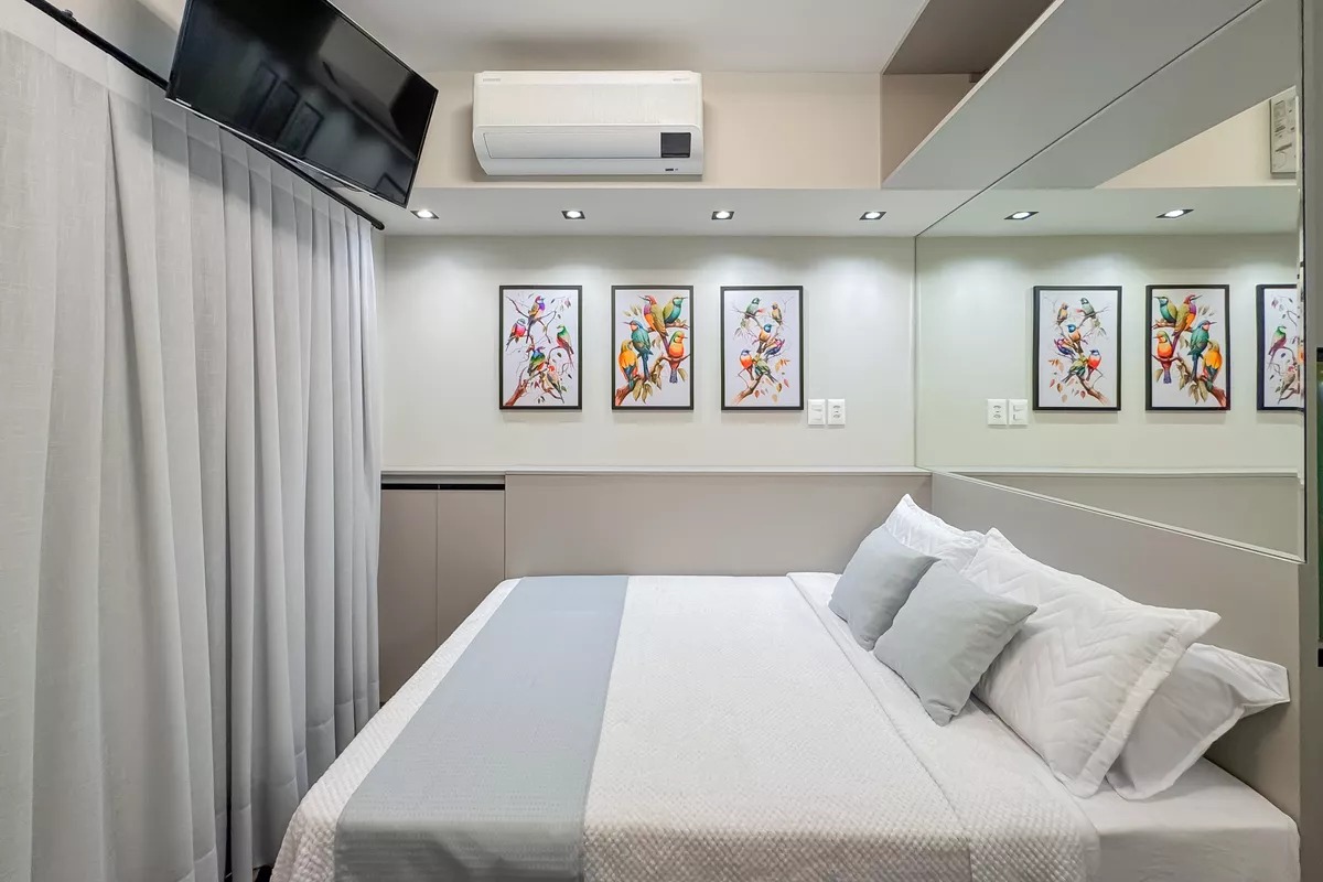 Studio Mobiliado para Aluguel – Próximo ao Metrô Paraíso e Av. Paulista  Este studio mobiliado de 21m² está disponível para locação e é ideal para quem busca praticidade, conforto e uma localização estratégica em São Paulo.  1 dormitório ensolarado (face norte)  Studio completo, com todos os utensílios e totalmente mobiliado – é só entrar e morar!  Rua tranquila e arborizada