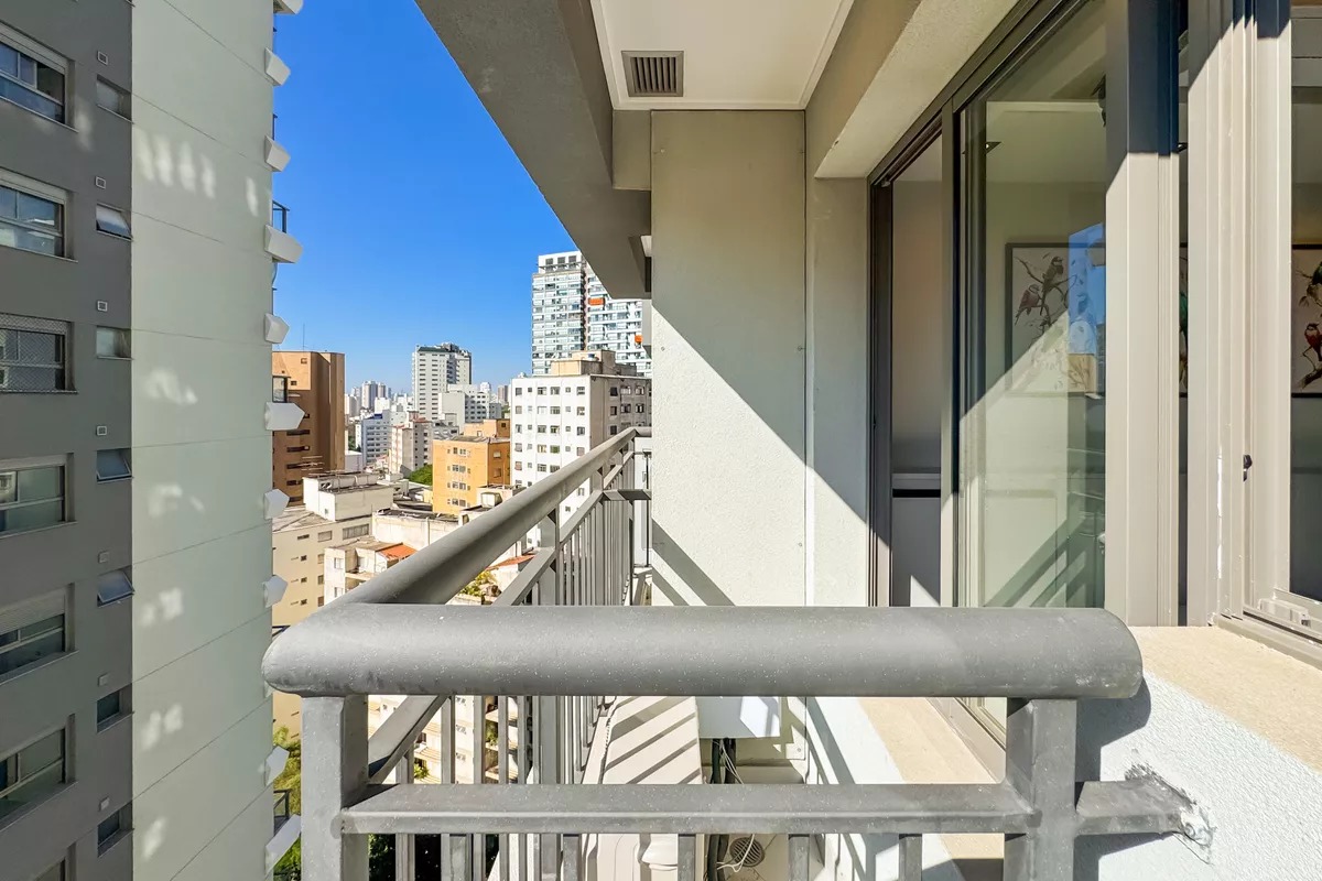 Studio Mobiliado para Aluguel – Próximo ao Metrô Paraíso e Av. Paulista  Este studio mobiliado de 21m² está disponível para locação e é ideal para quem busca praticidade, conforto e uma localização estratégica em São Paulo.  1 dormitório ensolarado (face norte)  Studio completo, com todos os utensílios e totalmente mobiliado – é só entrar e morar!  Rua tranquila e arborizada