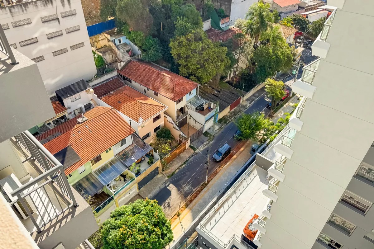 Studio Mobiliado para Aluguel – Próximo ao Metrô Paraíso e Av. Paulista  Este studio mobiliado de 21m² está disponível para locação e é ideal para quem busca praticidade, conforto e uma localização estratégica em São Paulo.  1 dormitório ensolarado (face norte)  Studio completo, com todos os utensílios e totalmente mobiliado – é só entrar e morar!  Rua tranquila e arborizada