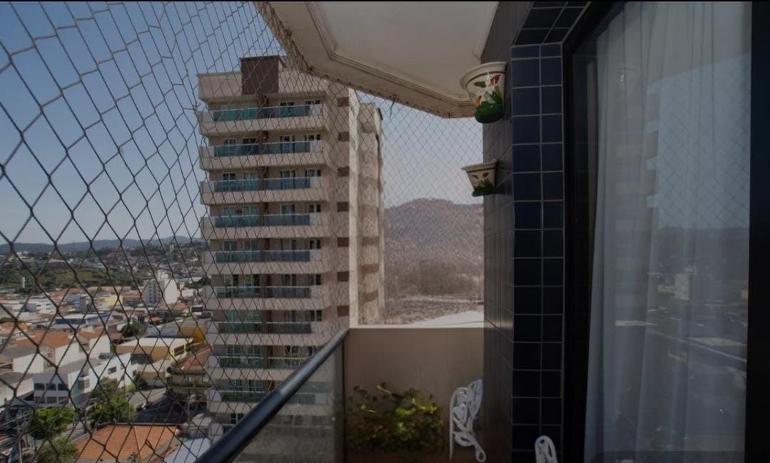 ✨ Apartamento à venda – Vila Galvão, Guarulhos ✨  Localização privilegiada em um dos melhores bairros da cidade!  Detalhes do imóvel:  107 m² muito bem distribuídos  3 dormitórios (sendo 1 suíte com varanda)  3 banheiros (inclui lavabo)  Sala ampla com varanda  Cozinha com armários planejados
