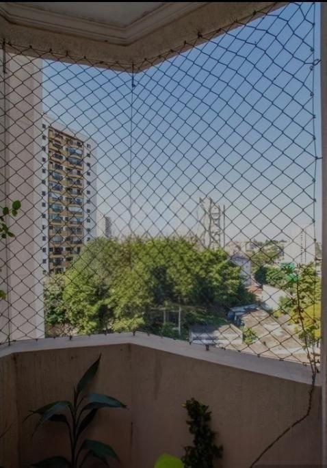 ✨ Apartamento à venda – Vila Galvão, Guarulhos ✨  Localização privilegiada em um dos melhores bairros da cidade!  Detalhes do imóvel:  107 m² muito bem distribuídos  3 dormitórios (sendo 1 suíte com varanda)  3 banheiros (inclui lavabo)  Sala ampla com varanda  Cozinha com armários planejados