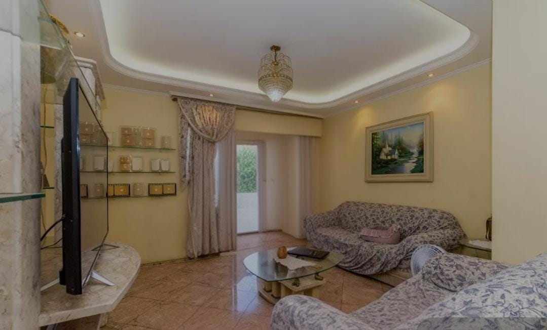 ✨ Apartamento à venda – Vila Galvão, Guarulhos ✨  Localização privilegiada em um dos melhores bairros da cidade!  Detalhes do imóvel:  107 m² muito bem distribuídos  3 dormitórios (sendo 1 suíte com varanda)  3 banheiros (inclui lavabo)  Sala ampla com varanda  Cozinha com armários planejados