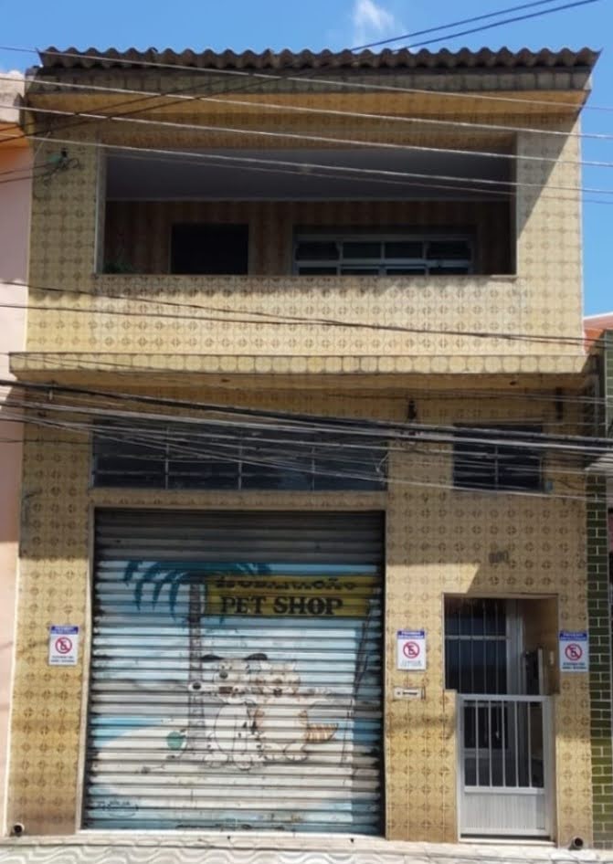  Sobrado   Vila Alpina, São Paulo  ✨ Excelente localização, próximo a transportes, comércios, escolas e a apenas 5 minutos do Parque São Lucas. Documentação em dia, registrada no cartório de imóveis de SP Detalhes do imóvel:  2 quartos internos + 1 quarto externo (todos com janelas em alumínio)  1 banheiro todo revestido em azulejos, com vitro em alumínio  Sala com sacada 