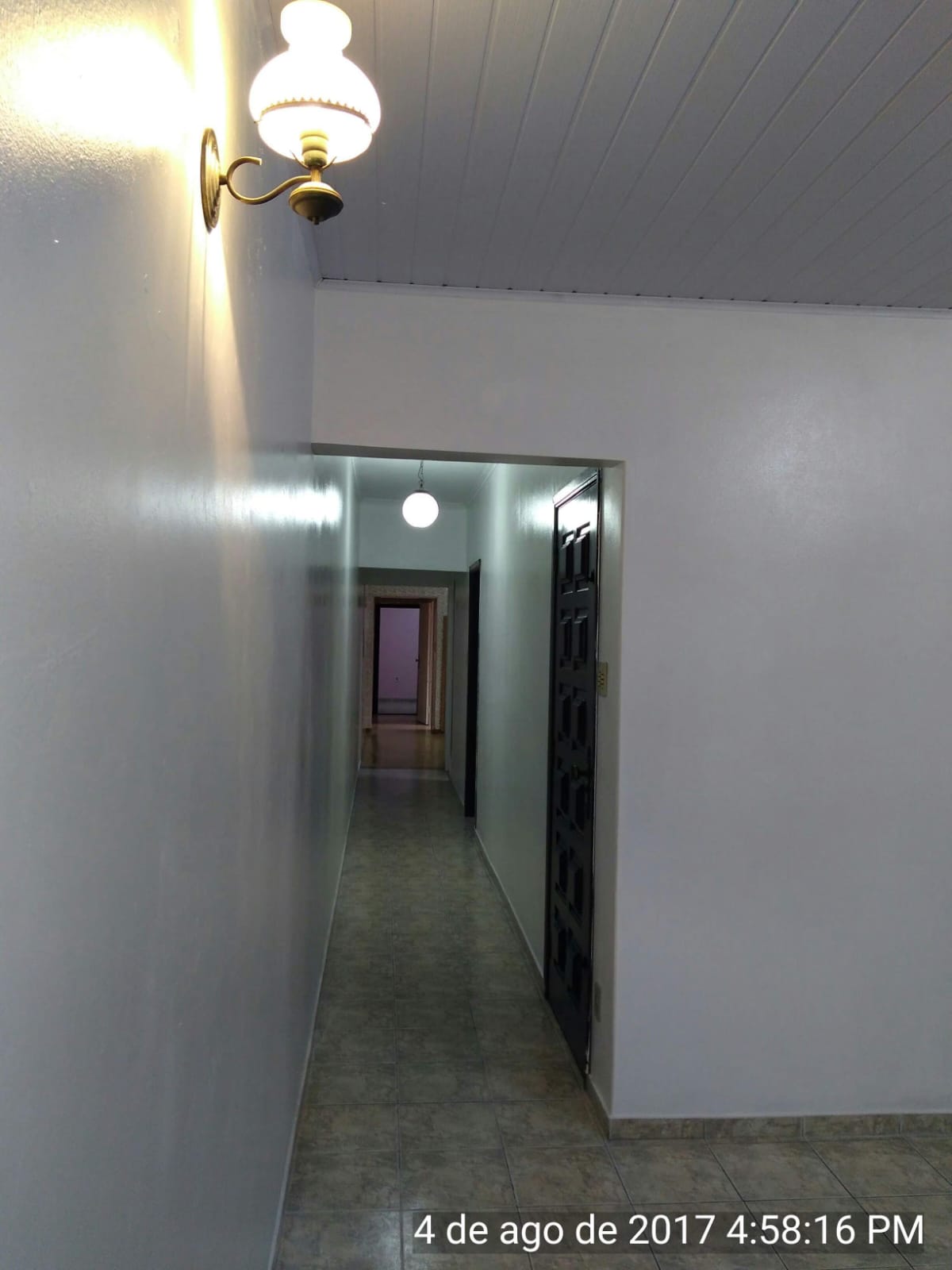  Sobrado   Vila Alpina, São Paulo  ✨ Excelente localização, próximo a transportes, comércios, escolas e a apenas 5 minutos do Parque São Lucas. Documentação em dia, registrada no cartório de imóveis de SP Detalhes do imóvel:  2 quartos internos + 1 quarto externo (todos com janelas em alumínio)  1 banheiro todo revestido em azulejos, com vitro em alumínio  Sala com sacada 